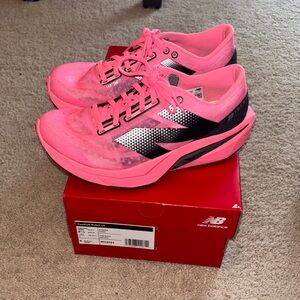 New Balance FuelCell Rebel v4 Hot Pink